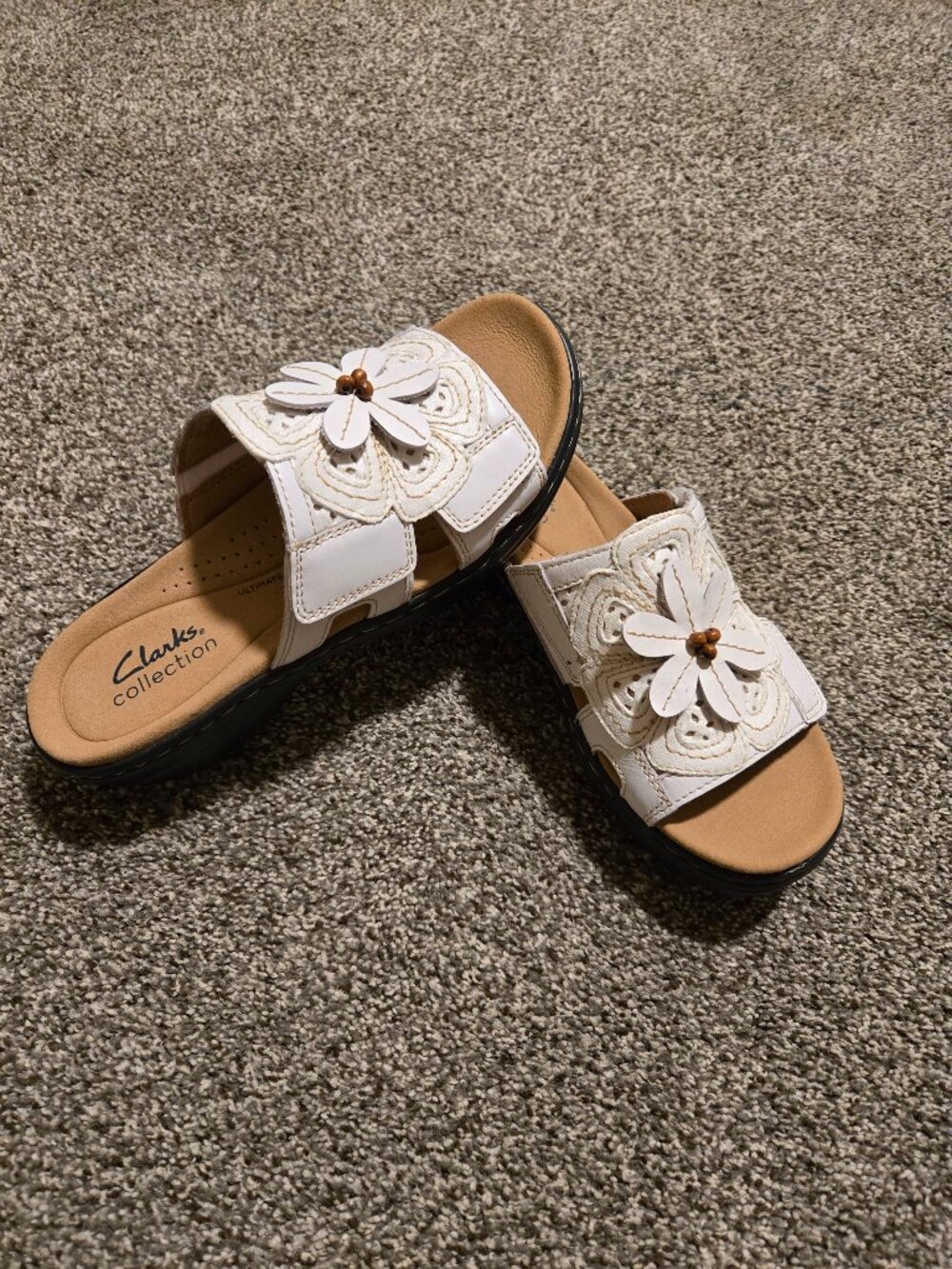 Clarks Merliah 2 Belle Wedge Woman's Sandals White, Size 5.5